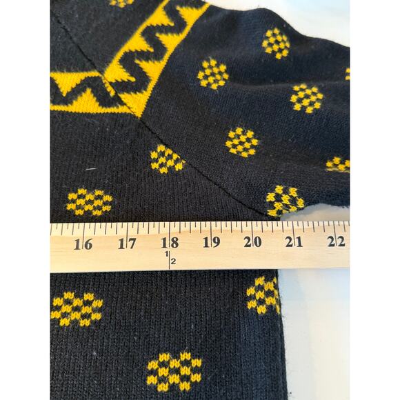 Wu-Tang Clan Sweater Medium Black Yellow Logo Hip Hop Streetwear 2016 - Picture 4 of 8